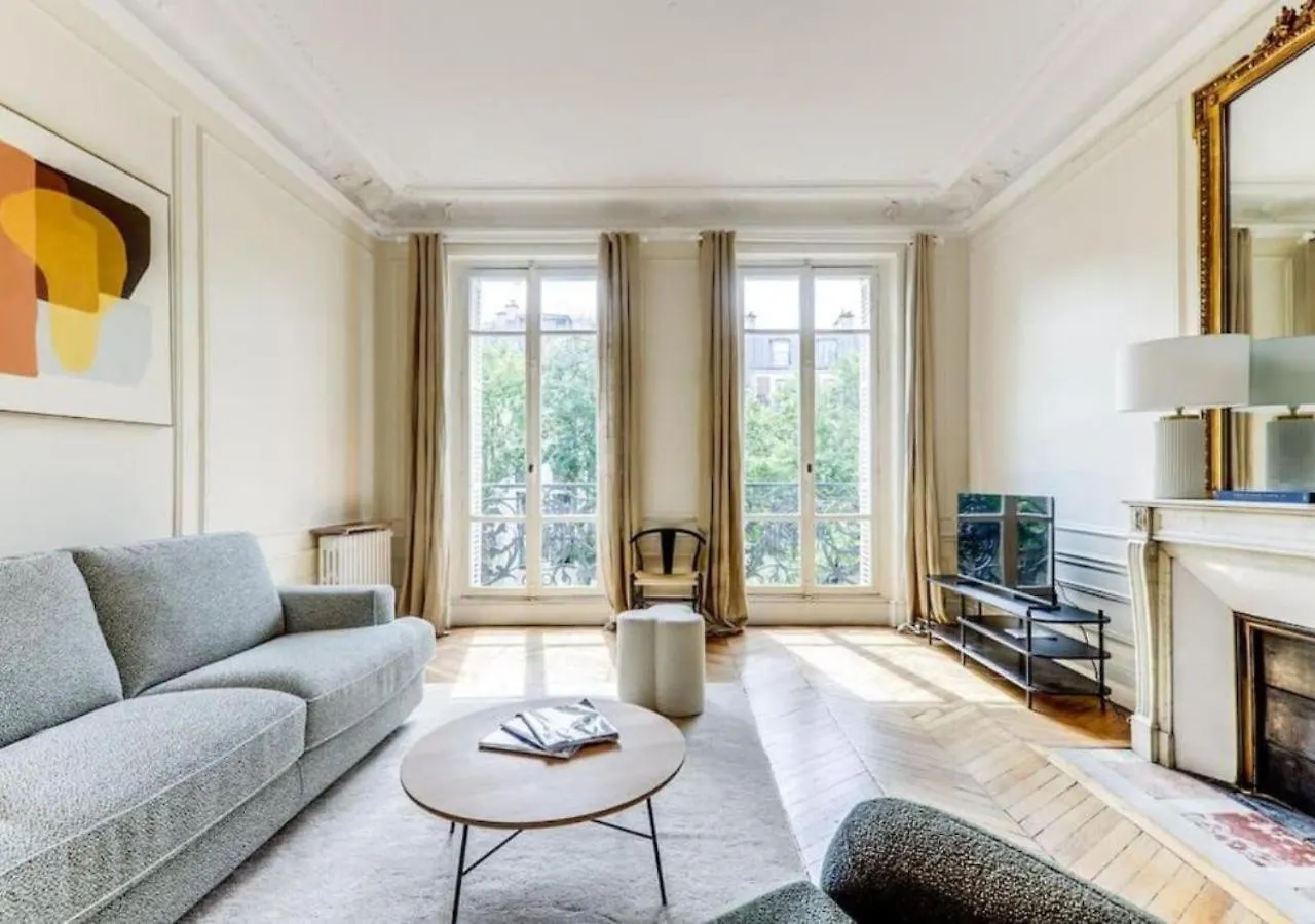 La Fleur Du Bosquet - Sumptuous- Eiffel Tower View Apartment Paris