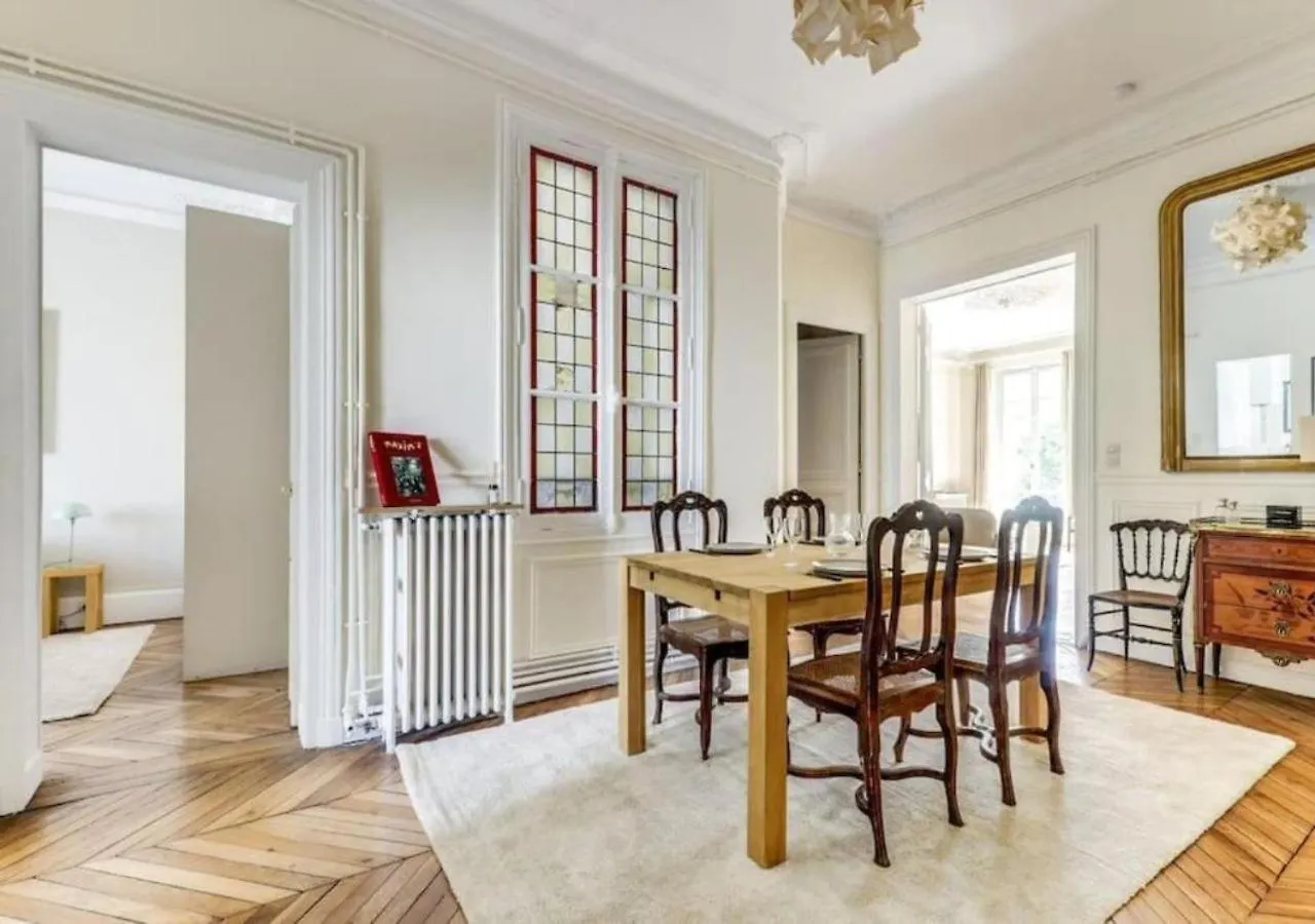 La Fleur Du Bosquet - Sumptuous- Eiffel Tower View Apartment Paris