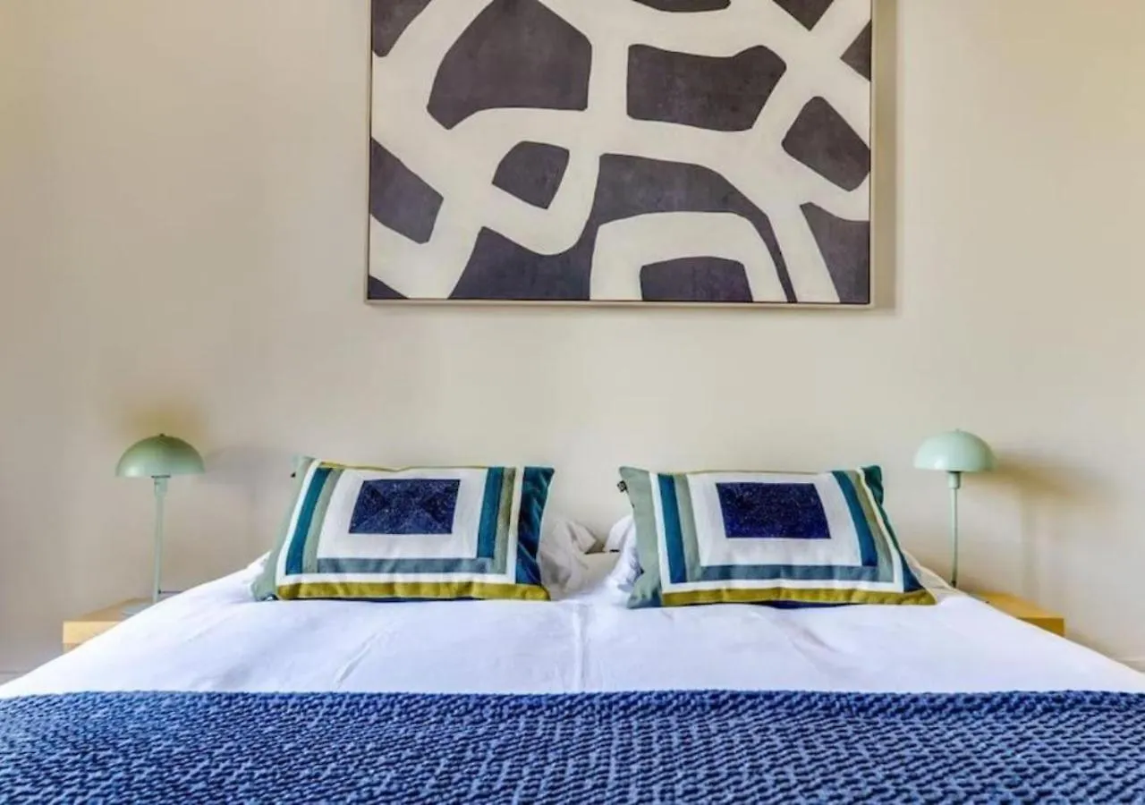 La Fleur Du Bosquet - Sumptuous- Eiffel Tower View Apartment Paris