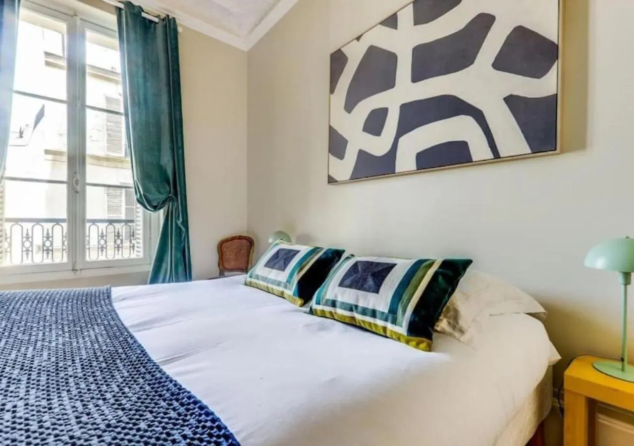 La Fleur Du Bosquet - Sumptuous- Eiffel Tower View Apartment Paris