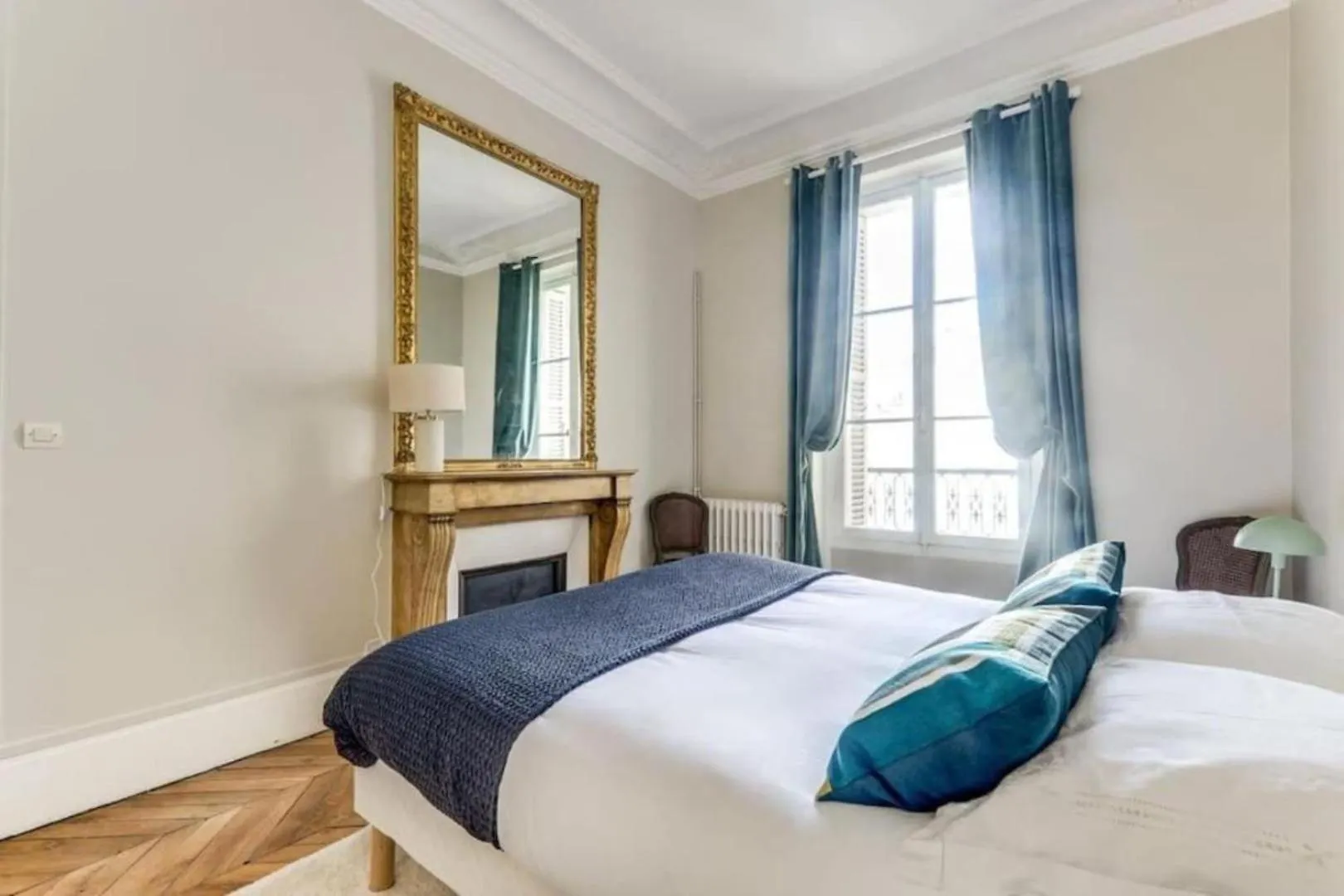 La Fleur Du Bosquet - Sumptuous- Eiffel Tower View Apartment Paris France